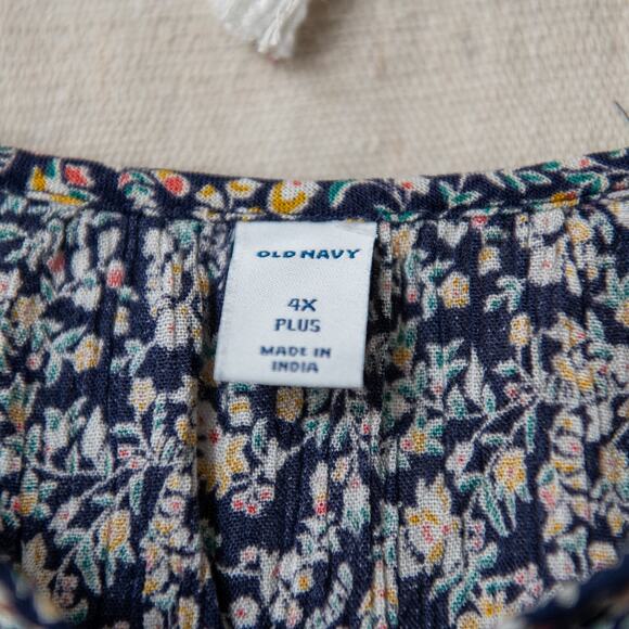 Old Navy Plus Sz 4XL Flowered Sleeveless Tie Neck Top Navy Ruffle Neck Silky - Picture 5 of 7